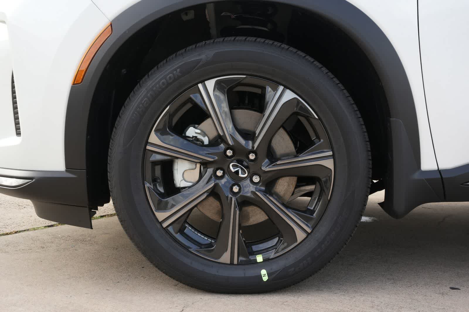 Thumbnail: 2026 INFINITI QX60 - 26