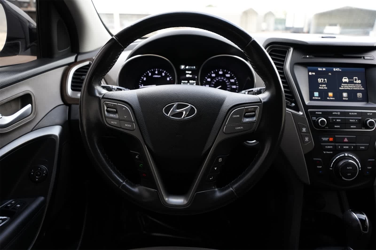 Thumbnail: 2017 Hyundai Santa Fe - 9