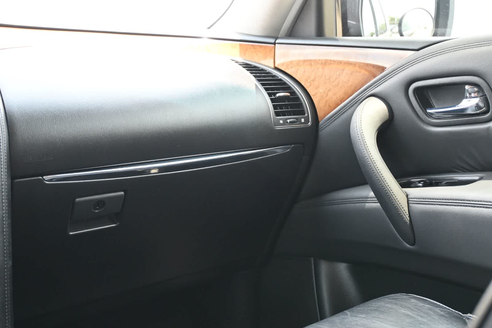 Thumbnail: 2012 INFINITI QX56 - 8