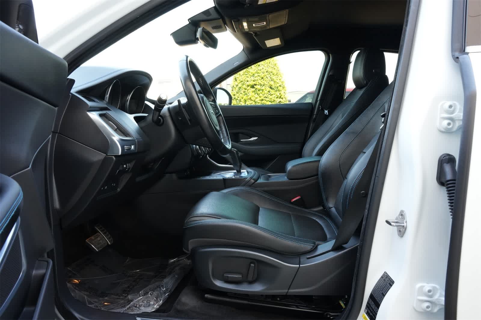 Thumbnail: 2019 Jaguar E-Pace - 17