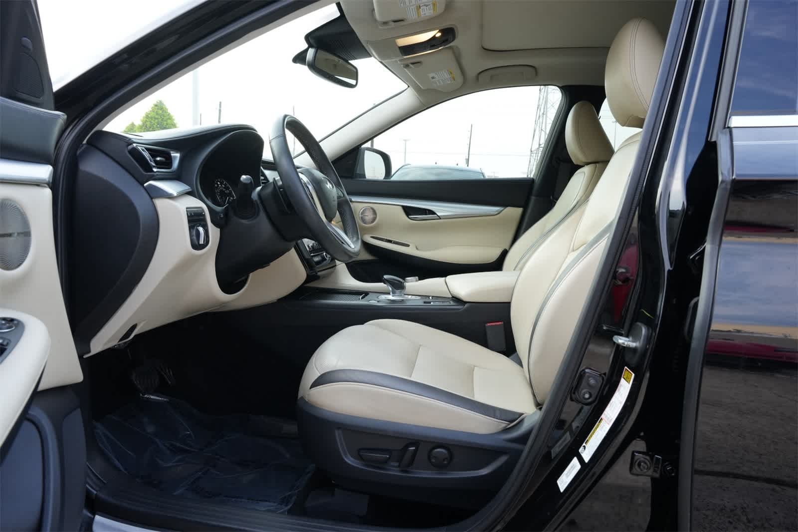 Thumbnail: 2019 INFINITI QX50 - 17