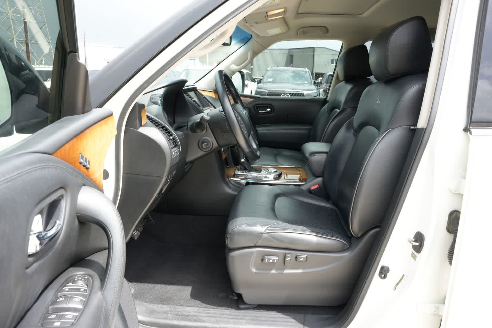 Thumbnail: 2014 INFINITI QX80 - 16