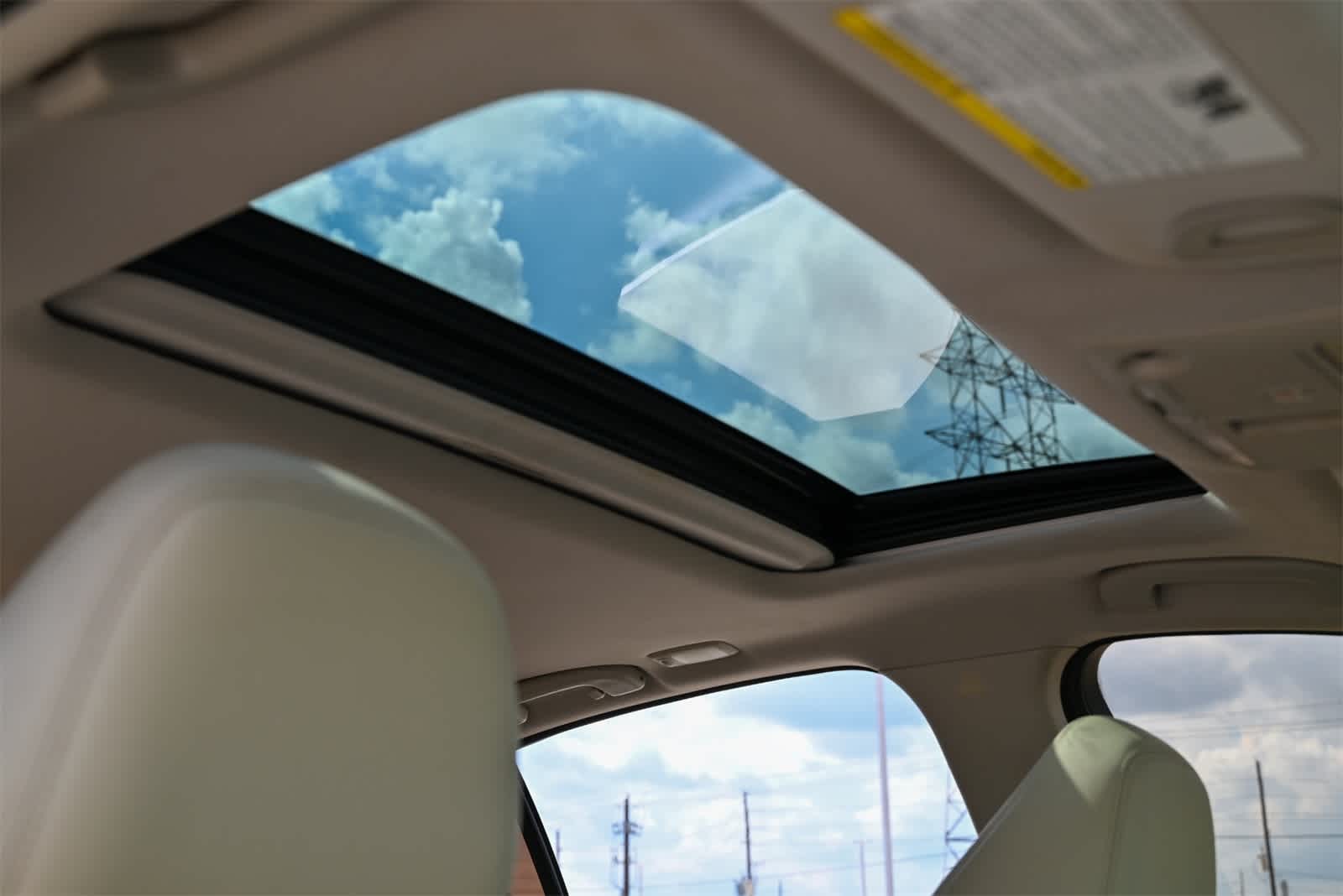 Thumbnail: 2015 INFINITI Q50 - 25