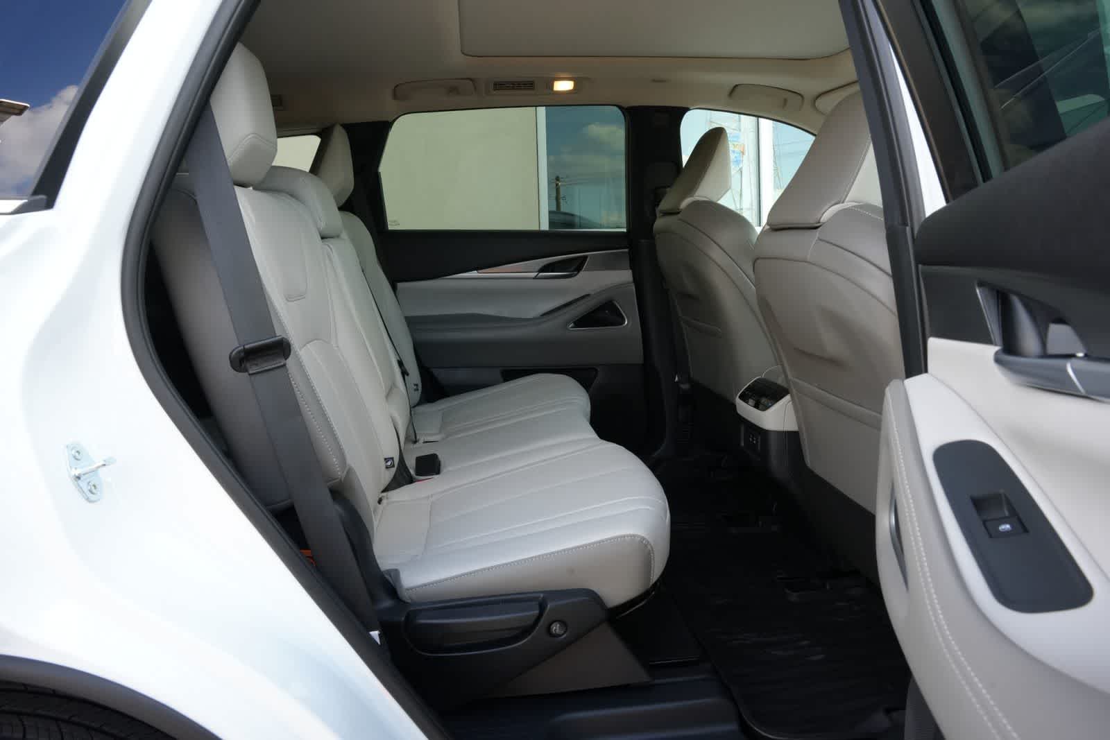 Thumbnail: 2027 INFINITI QX60 - 21