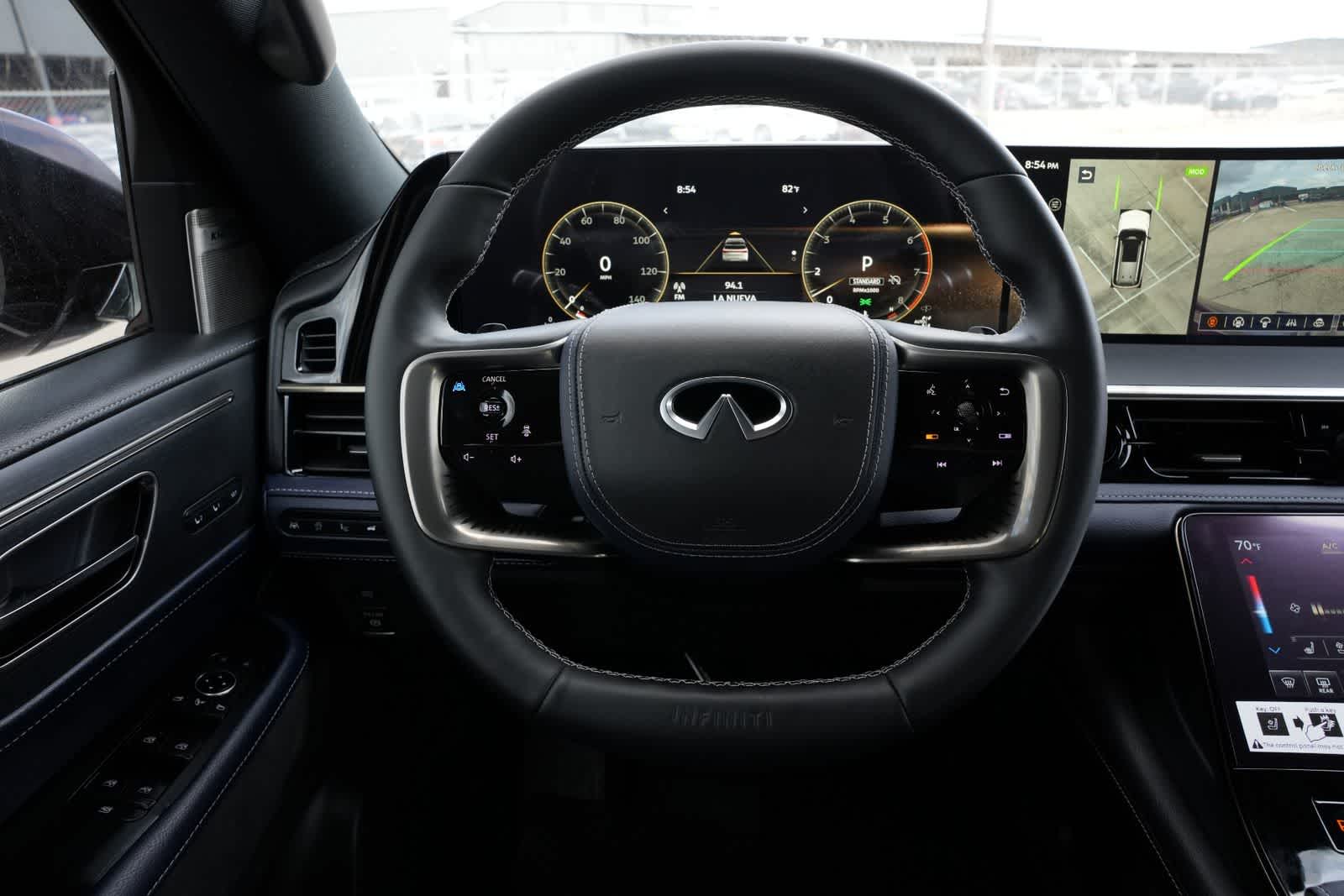 Thumbnail: 2026 INFINITI QX80 - 9