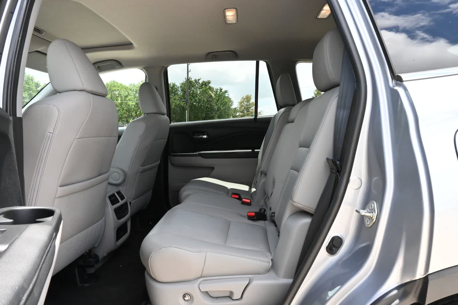 Thumbnail: 2018 Honda Pilot - 19