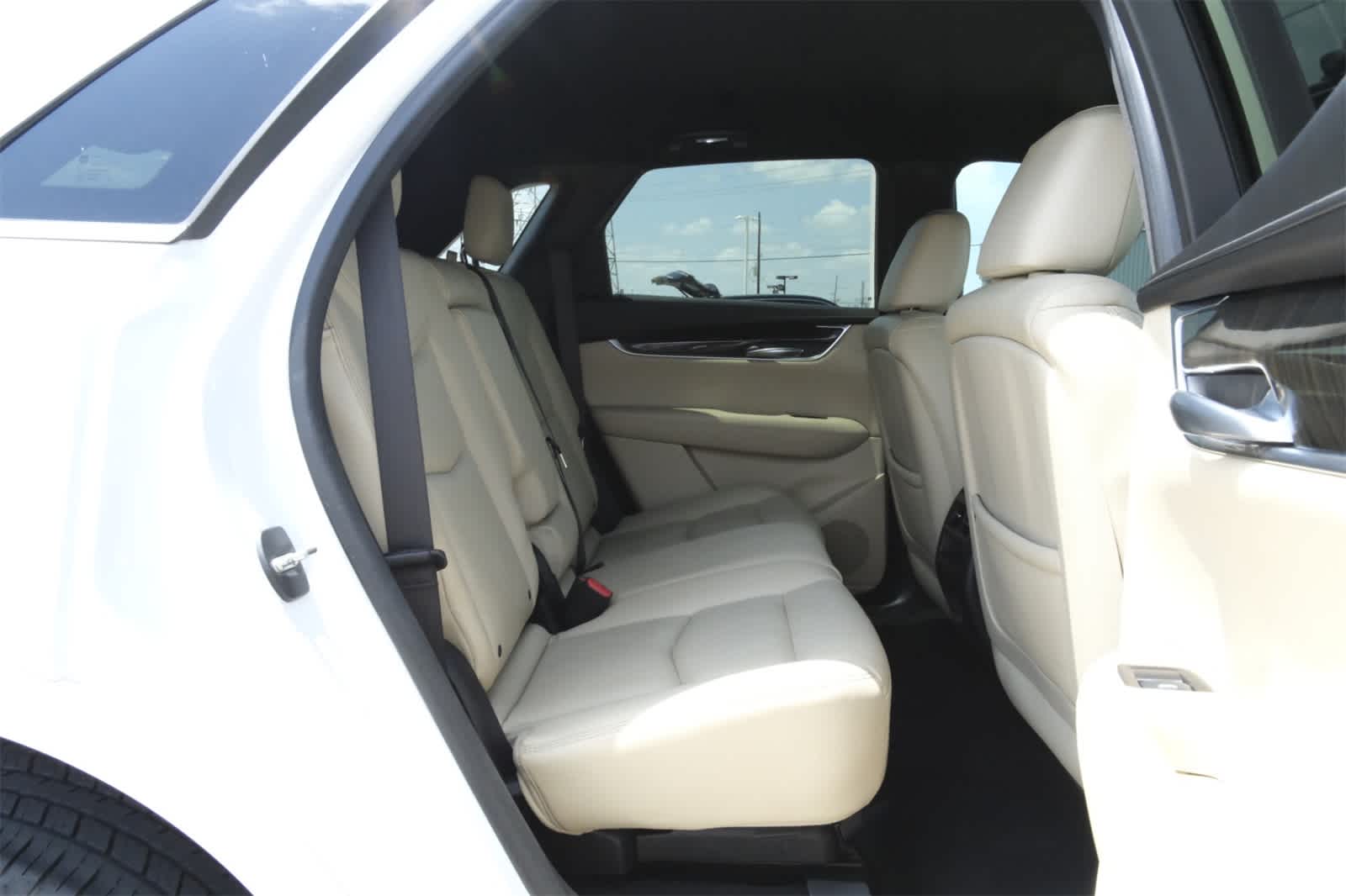 Thumbnail: 2017 Cadillac XT5 - 22