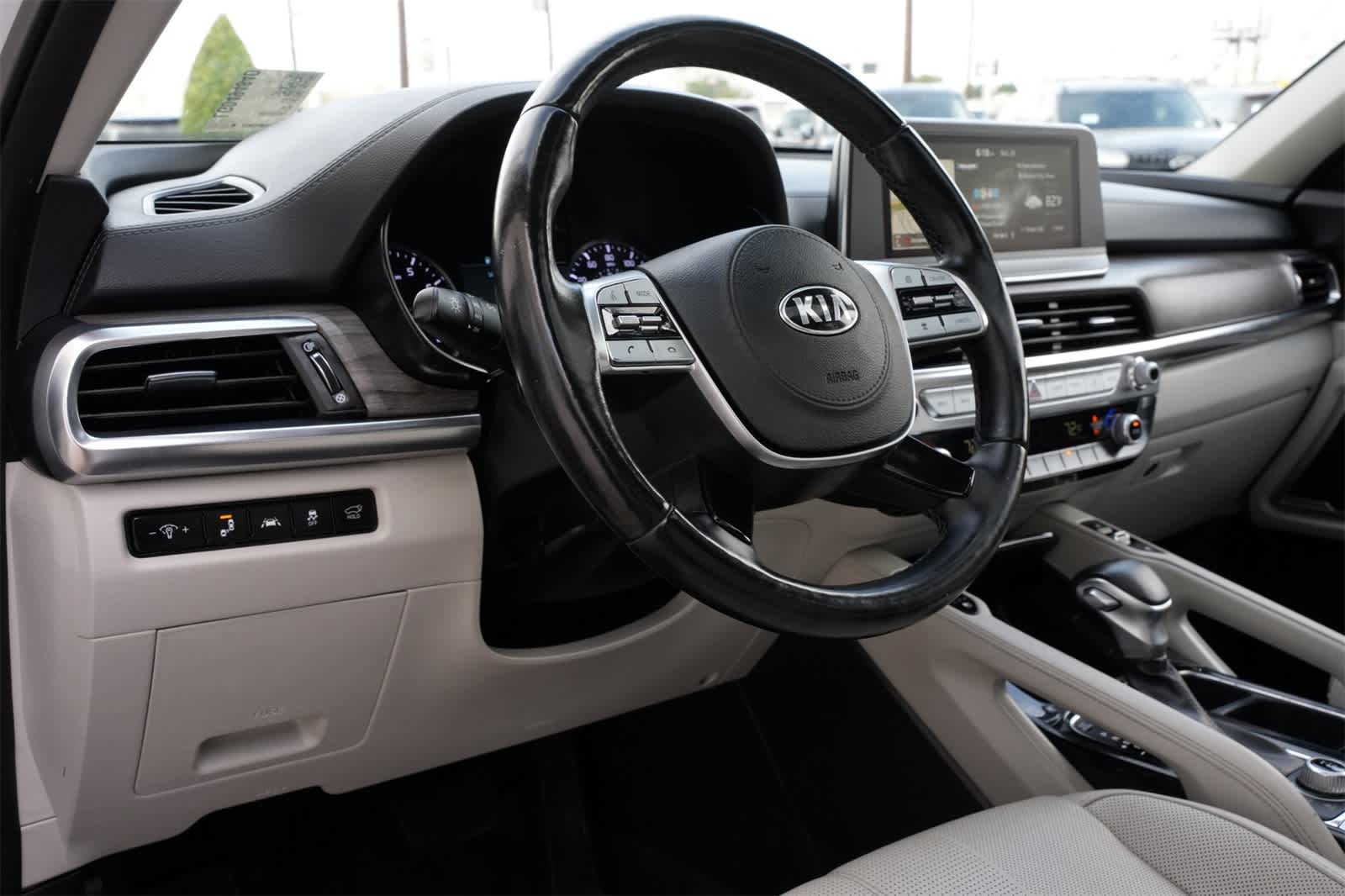 Thumbnail: 2020 Kia Telluride - 17