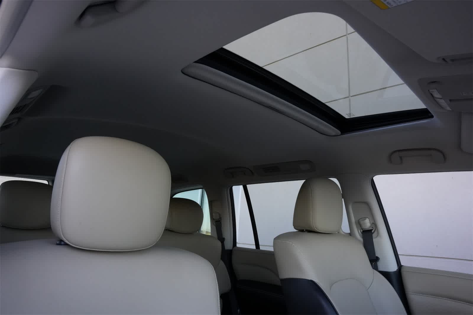 Thumbnail: 2023 INFINITI QX80 - 24