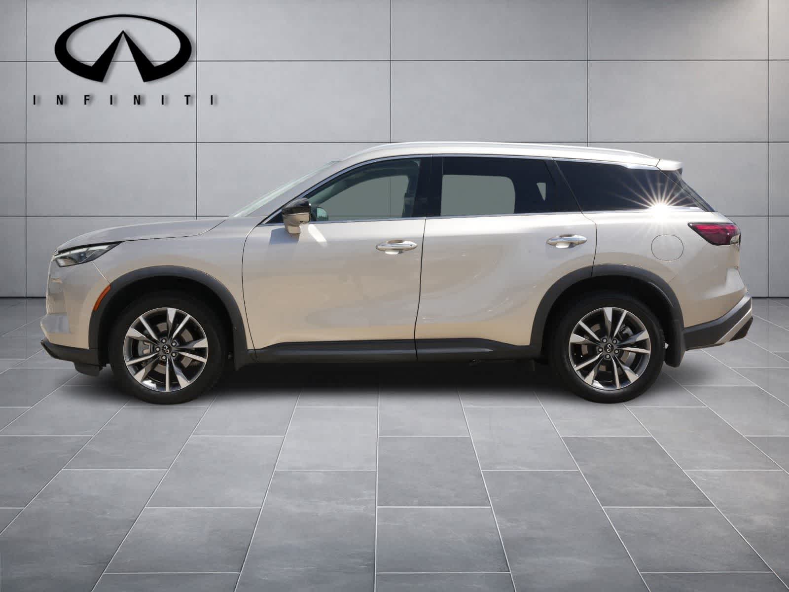 Thumbnail: 2023 INFINITI QX60 - 4