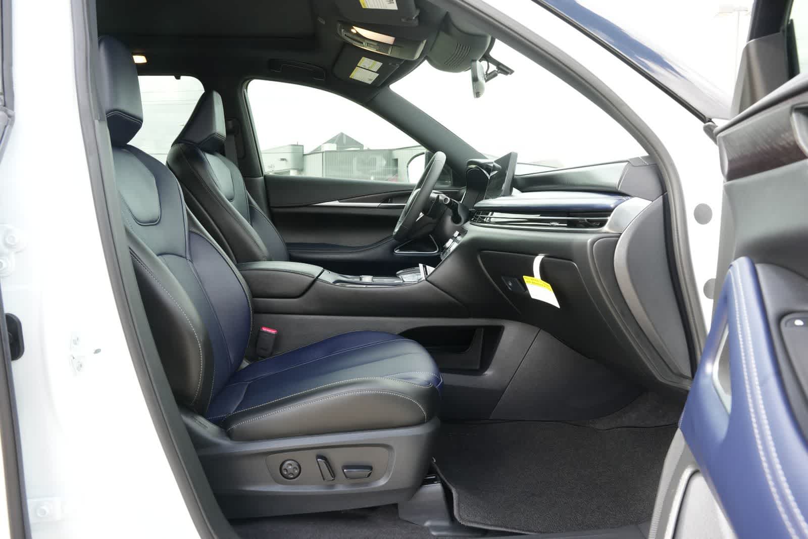 Thumbnail: 2026 INFINITI QX60 - 23