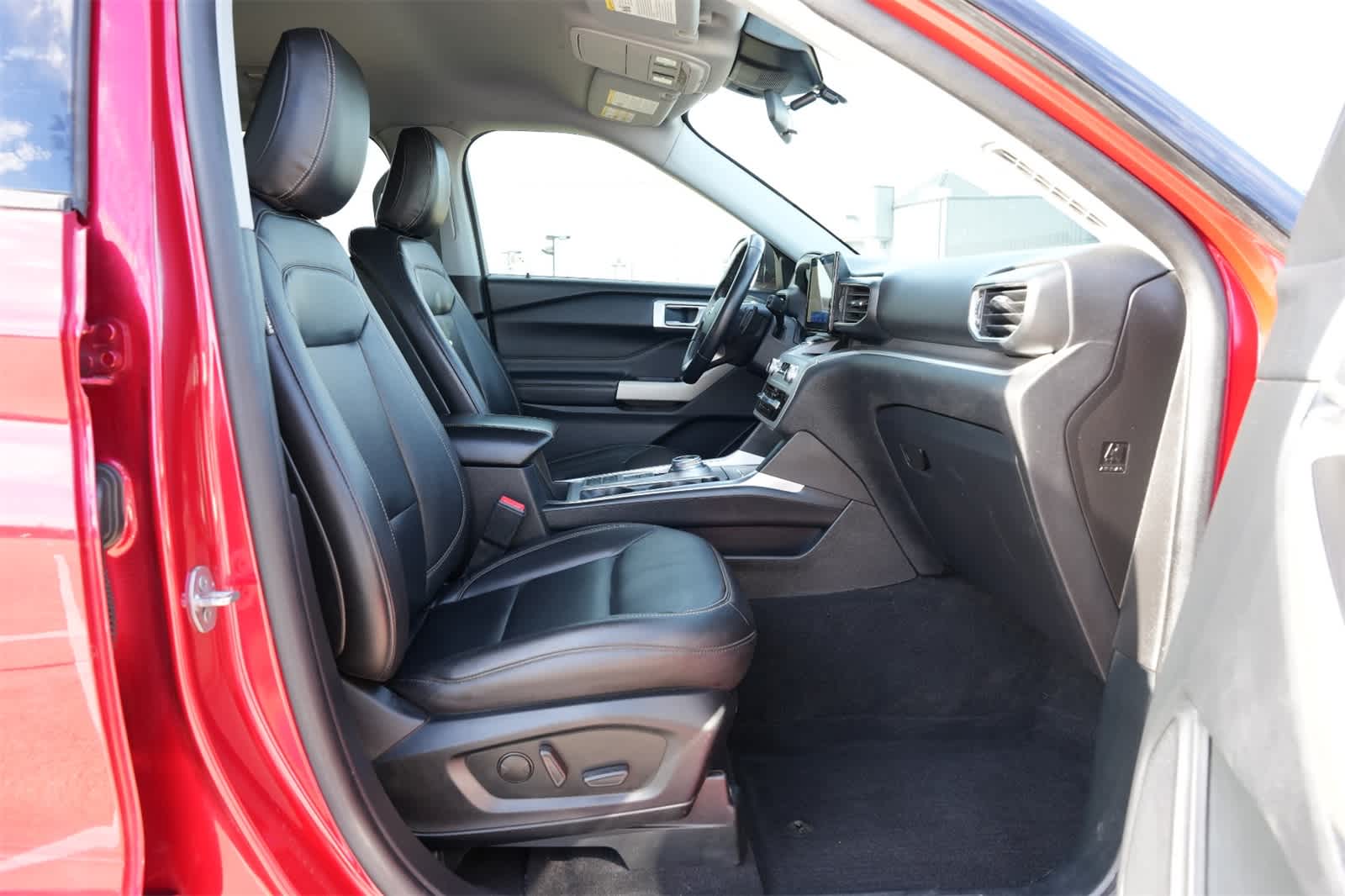 Thumbnail: 2020 Ford Explorer - 23