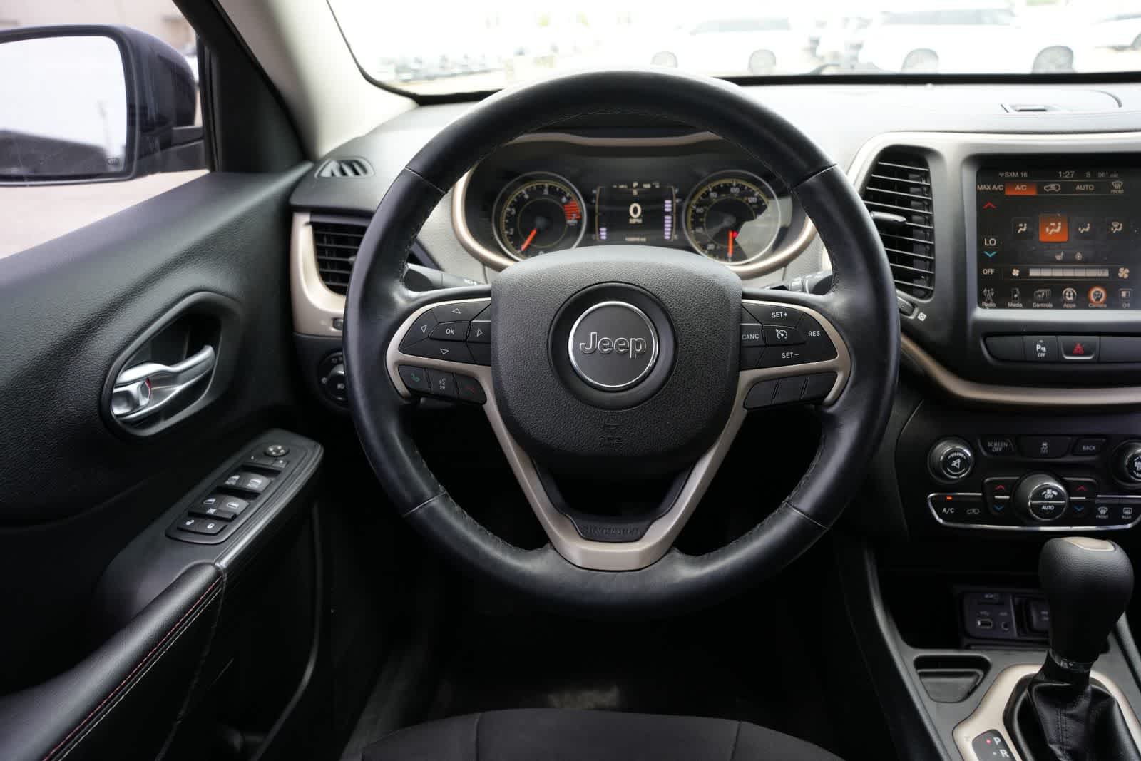 Thumbnail: 2016 Jeep Cherokee - 9
