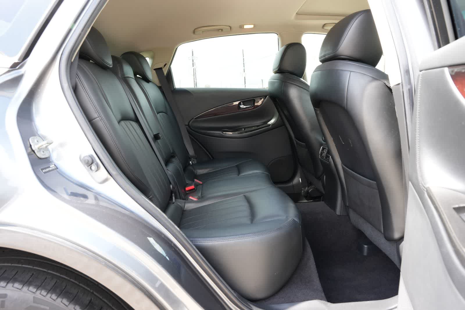 Thumbnail: 2016 INFINITI QX50 - 20