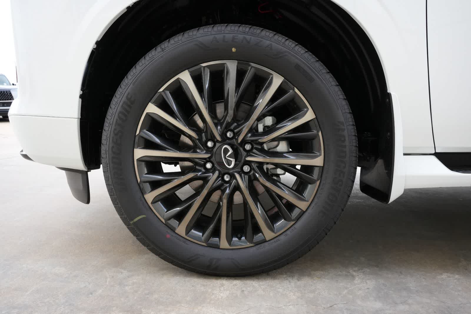 Thumbnail: 2026 INFINITI QX80 - 26