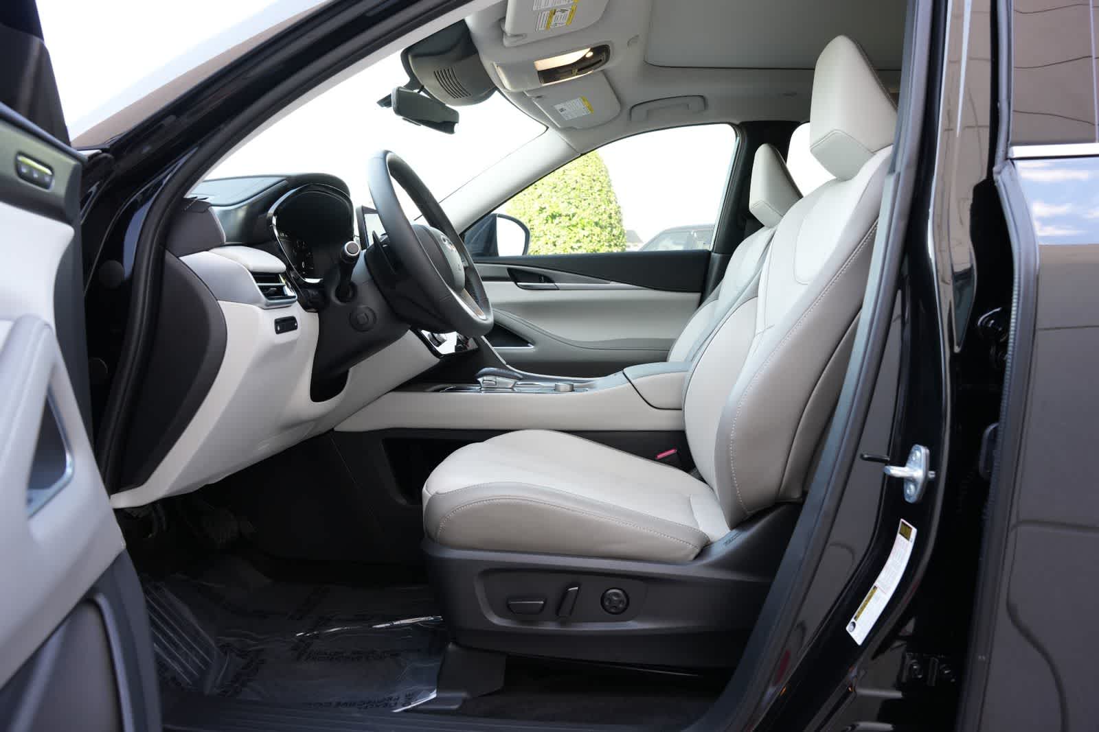 Thumbnail: 2026 INFINITI QX60 - 17