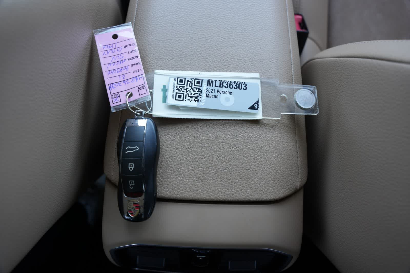 Thumbnail: 2021 Porsche Macan - 27