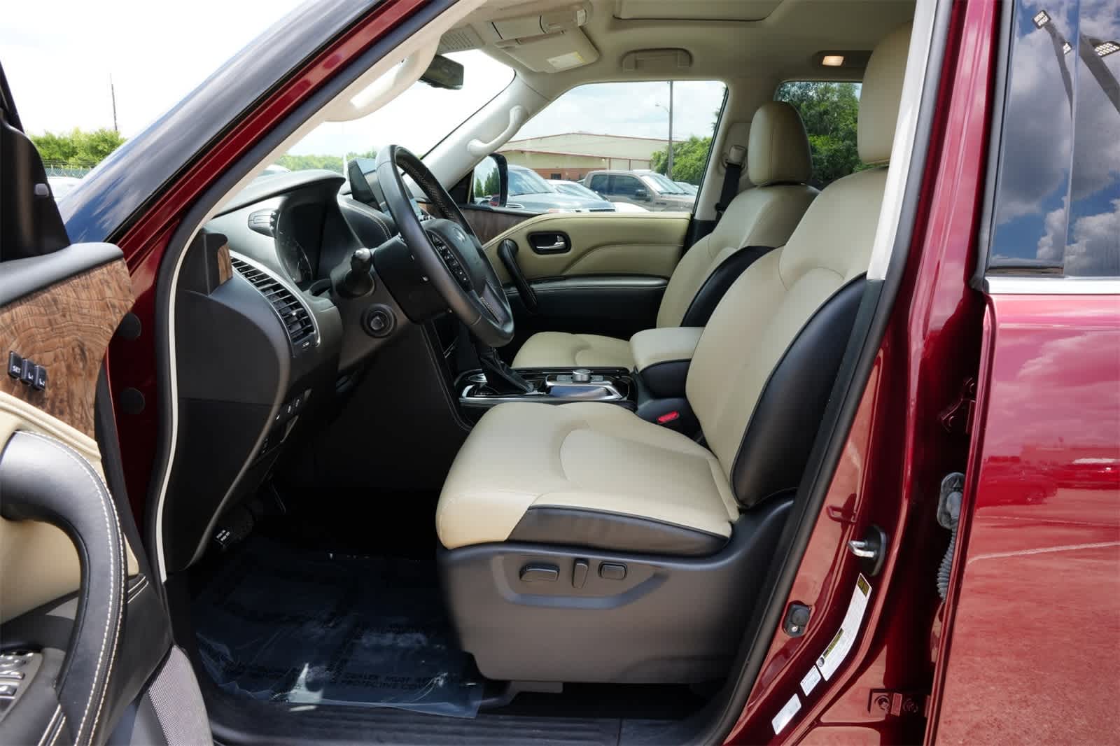 2022 INFINITI QX80 Premium Select 17