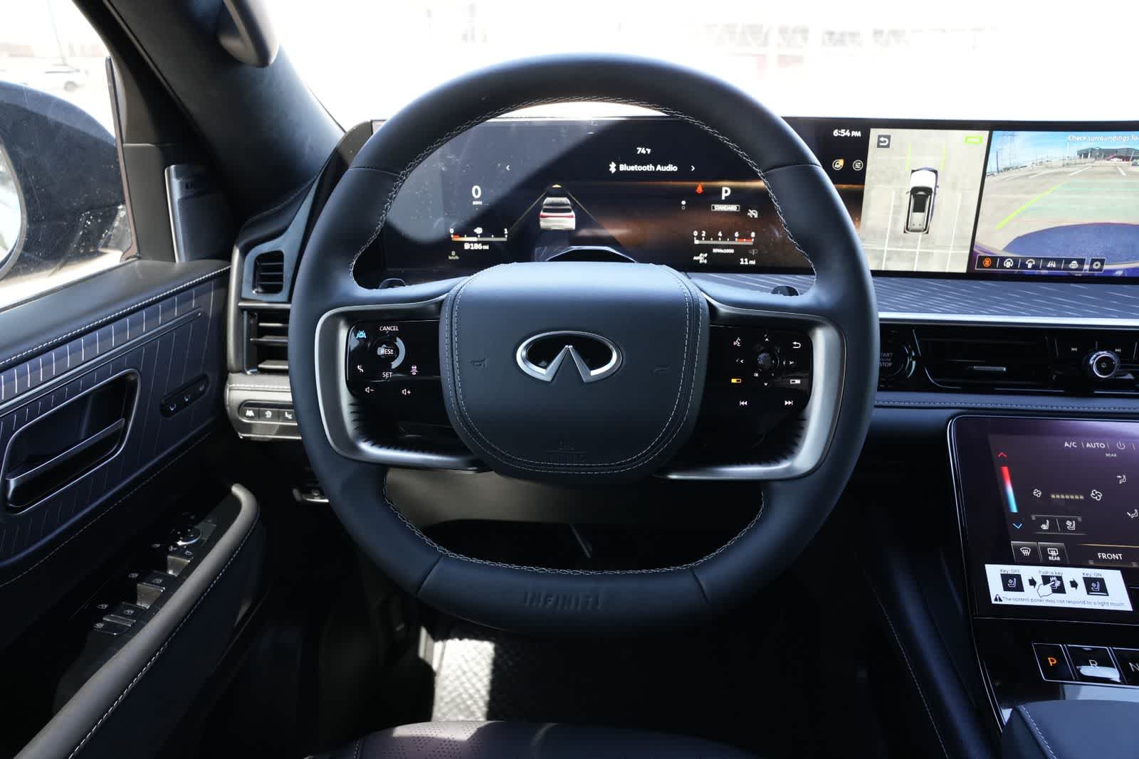 Thumbnail: 2026 INFINITI QX80 - 9