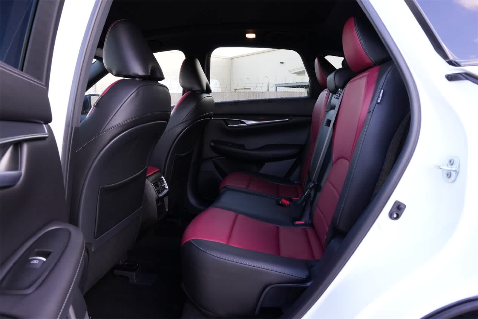 Thumbnail: 2025 INFINITI QX50 - 19