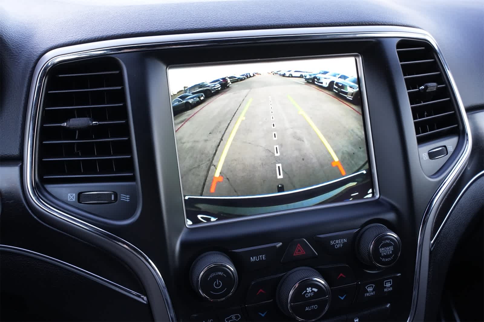 Thumbnail: 2018 Jeep Grand Cherokee - 14