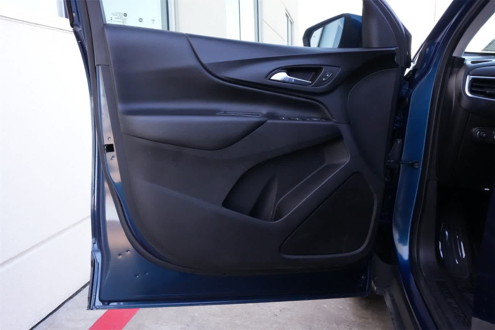 Thumbnail: 2020 Chevrolet Equinox - 17