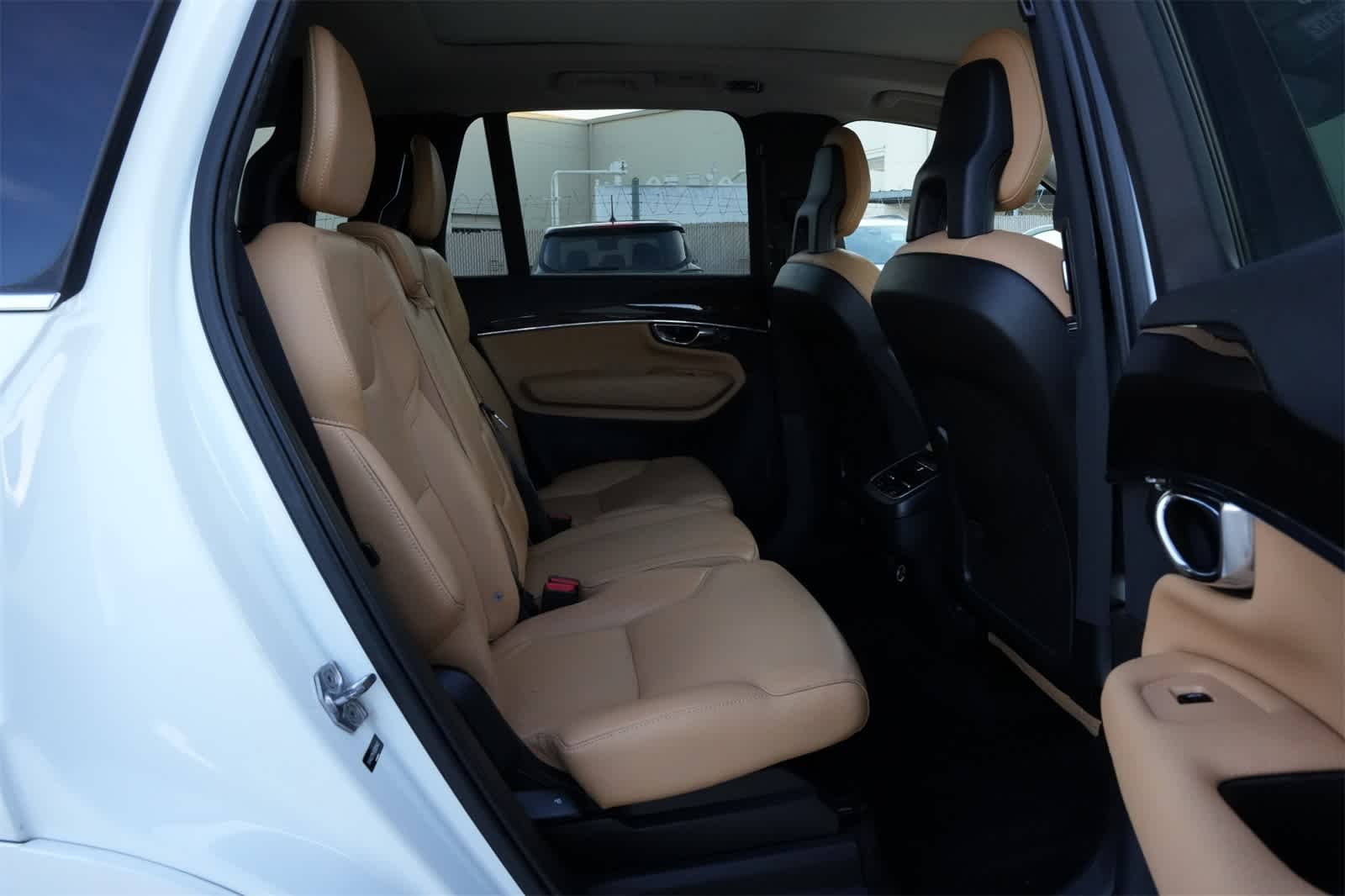 Thumbnail: 2016 Volvo XC90 - 21