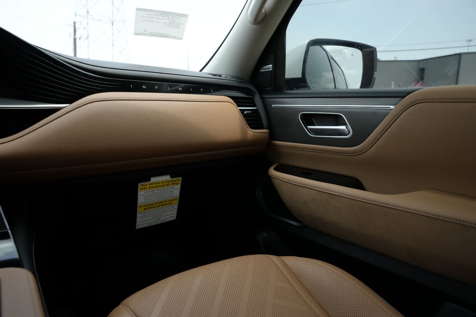Thumbnail: 2026 INFINITI QX80 - 8