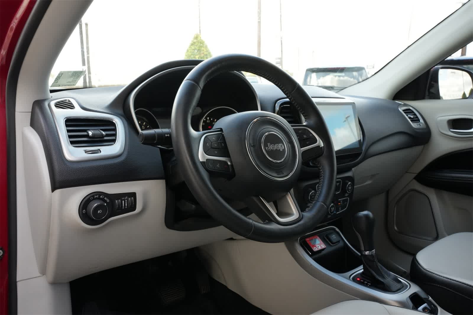 Thumbnail: 2018 Jeep Compass - 15