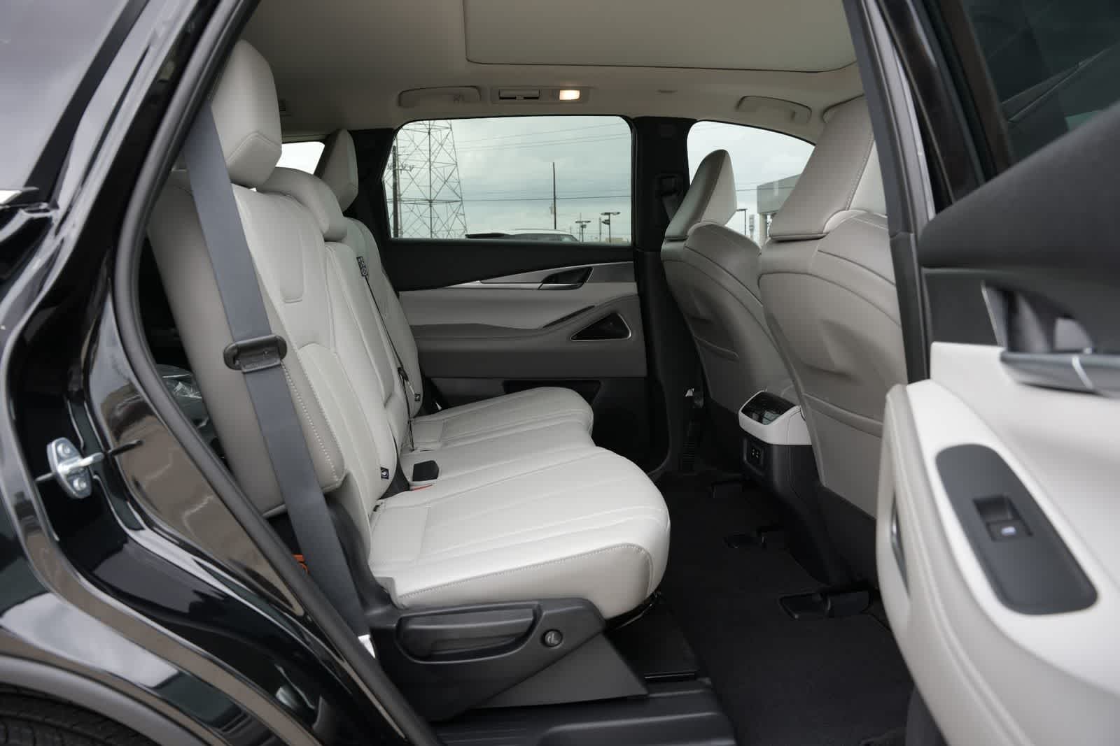 Thumbnail: 2027 INFINITI QX60 - 21