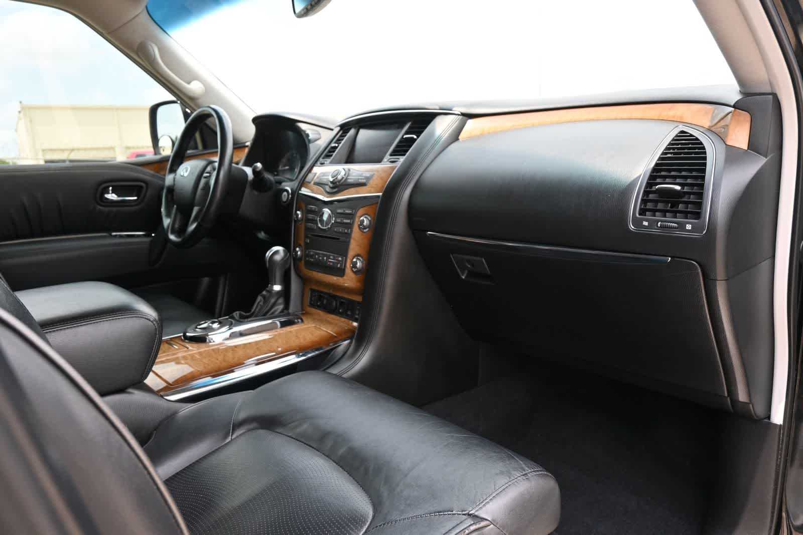 Thumbnail: 2012 INFINITI QX56 - 23
