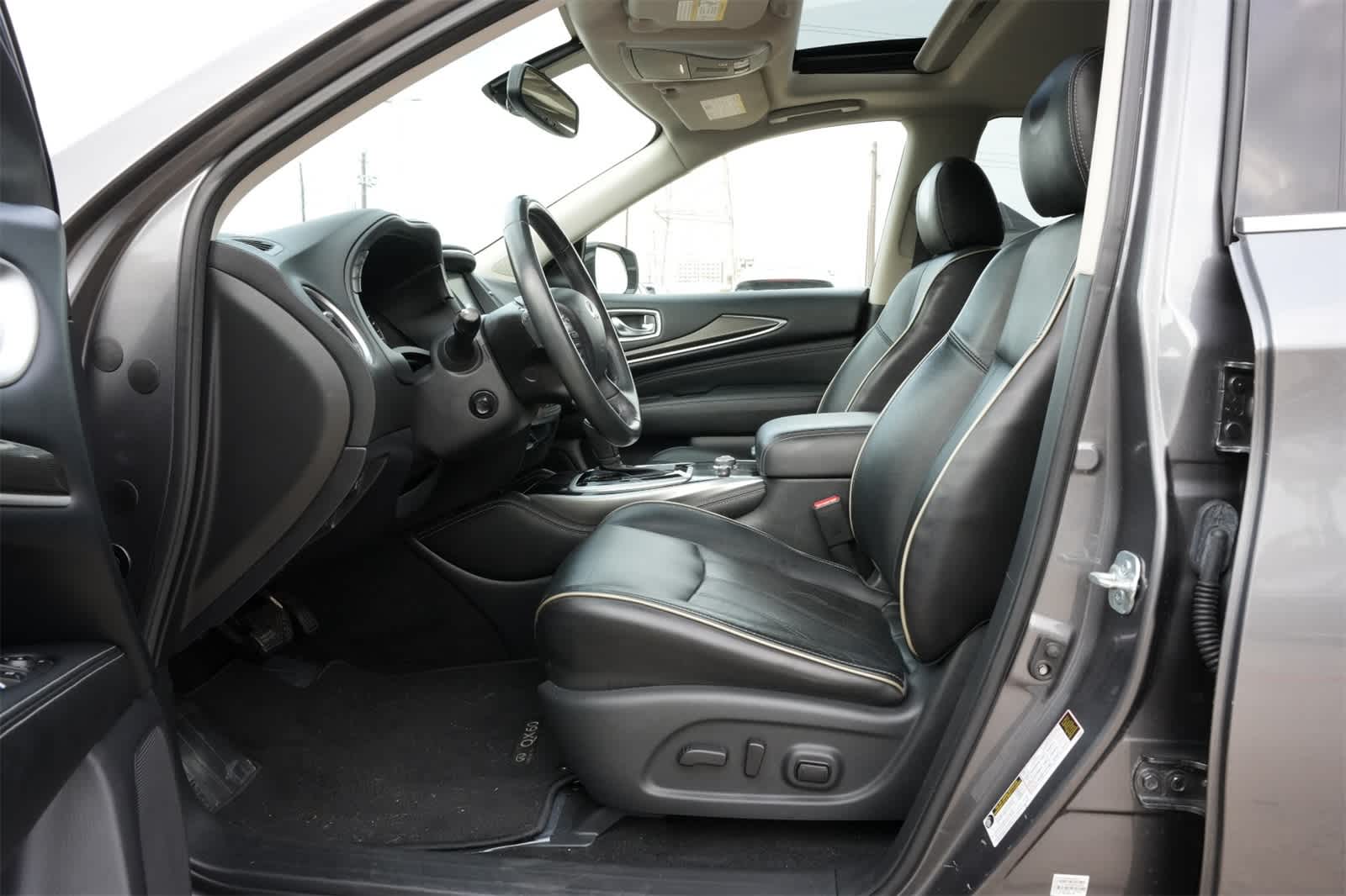 Thumbnail: 2017 INFINITI QX60 - 16