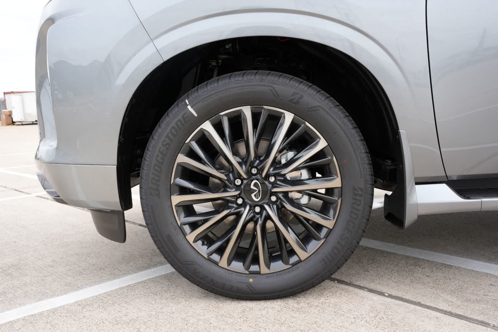 Thumbnail: 2026 INFINITI QX80 - 25