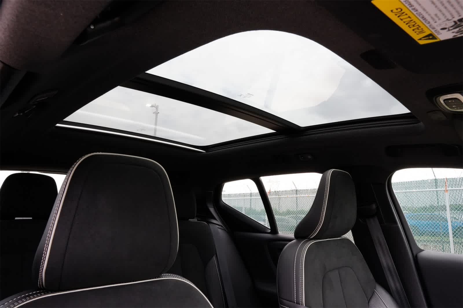Thumbnail: 2020 Volvo XC40 - 24