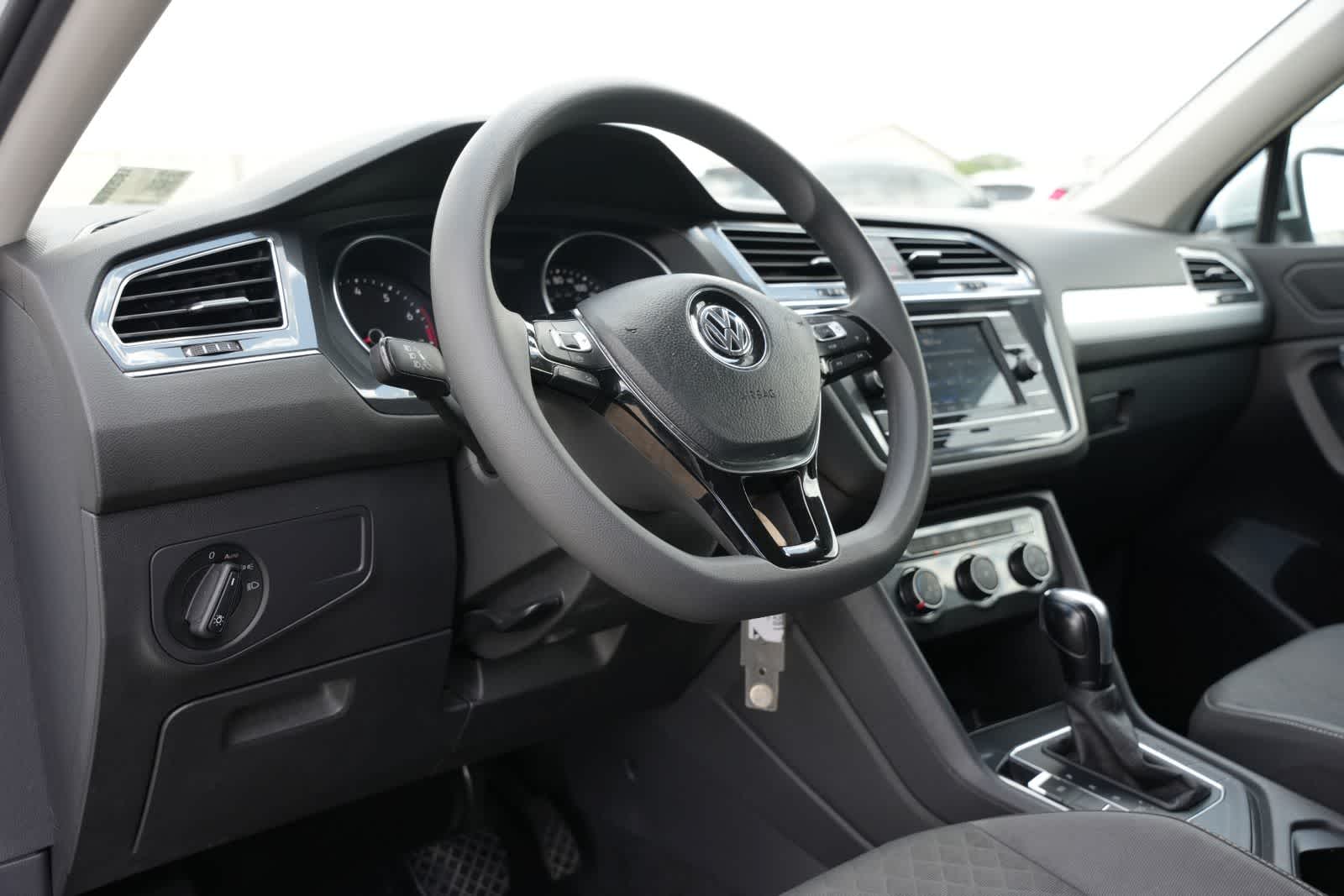Thumbnail: 2021 Volkswagen Tiguan - 15
