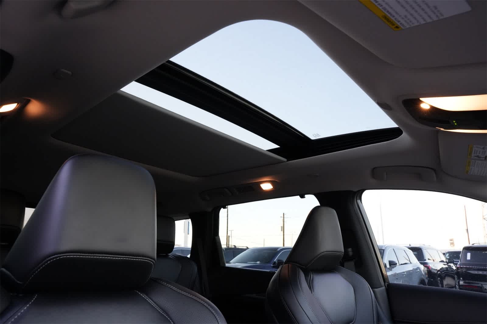 Thumbnail: 2026 INFINITI QX60 - 25