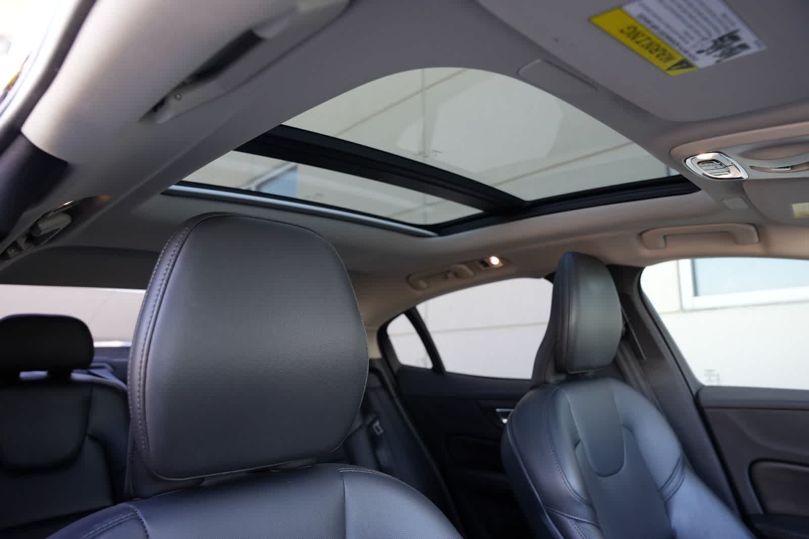 Thumbnail: 2021 Volvo S60 - 25