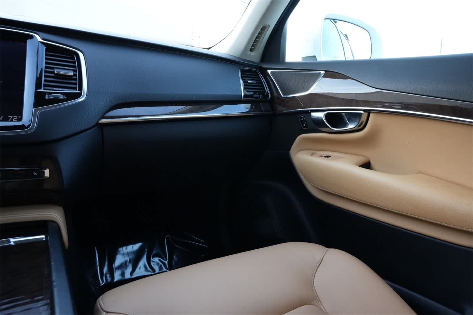 Thumbnail: 2016 Volvo XC90 - 8