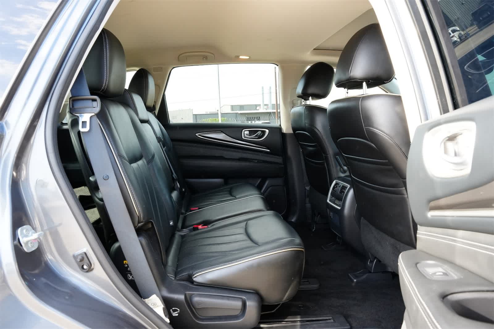 Thumbnail: 2016 INFINITI QX60 - 23