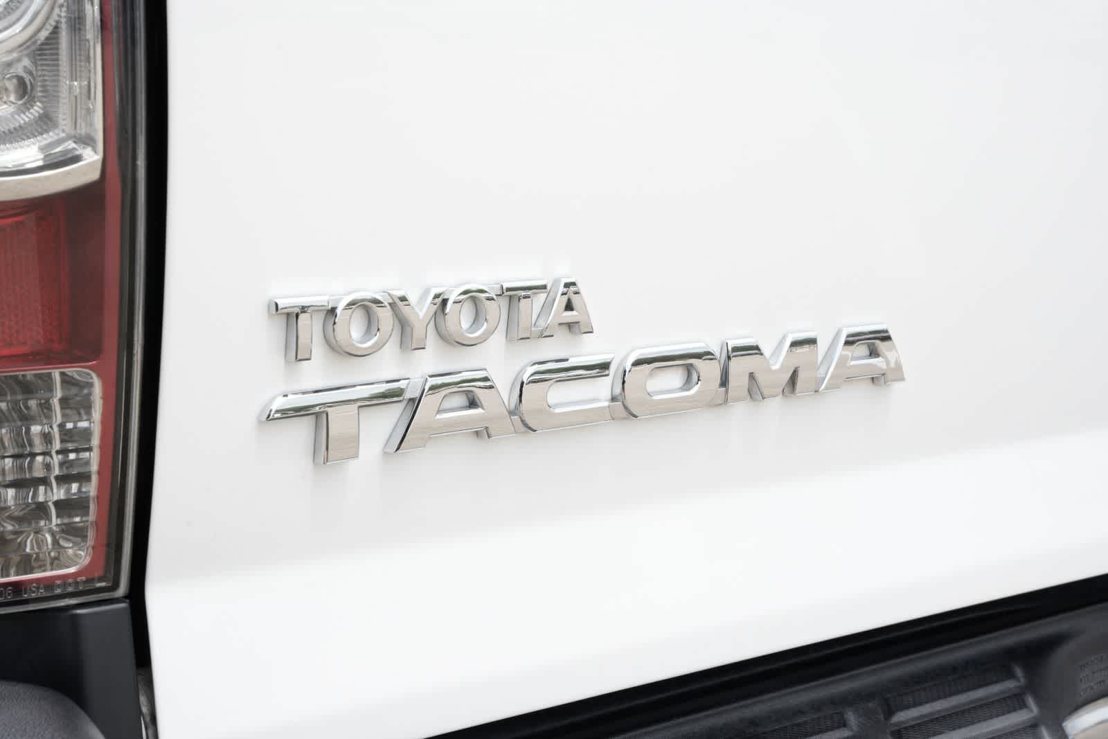 Thumbnail: 2015 Toyota Tacoma - 20