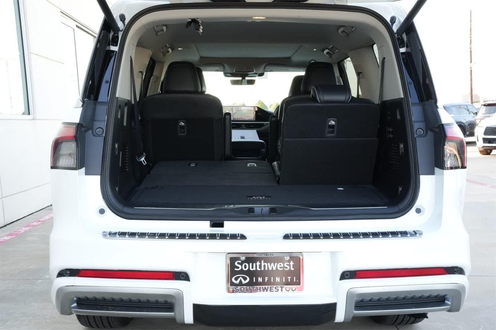 Thumbnail: 2026 INFINITI QX80 - 20