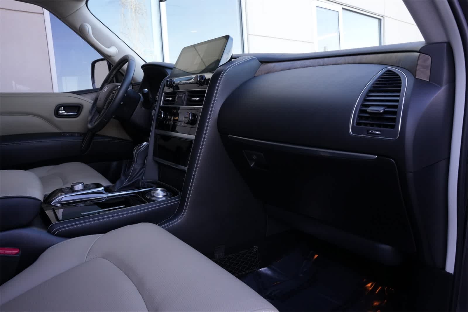 Thumbnail: 2023 INFINITI QX80 - 22