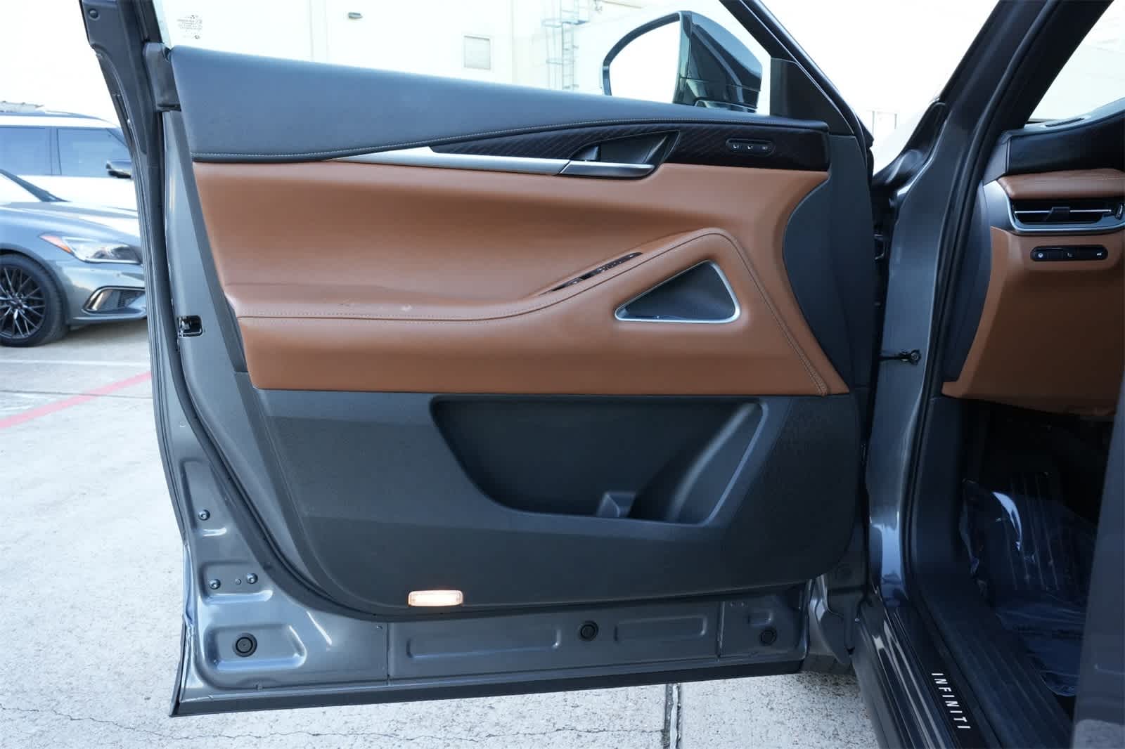 Thumbnail: 2023 INFINITI QX60 - 18