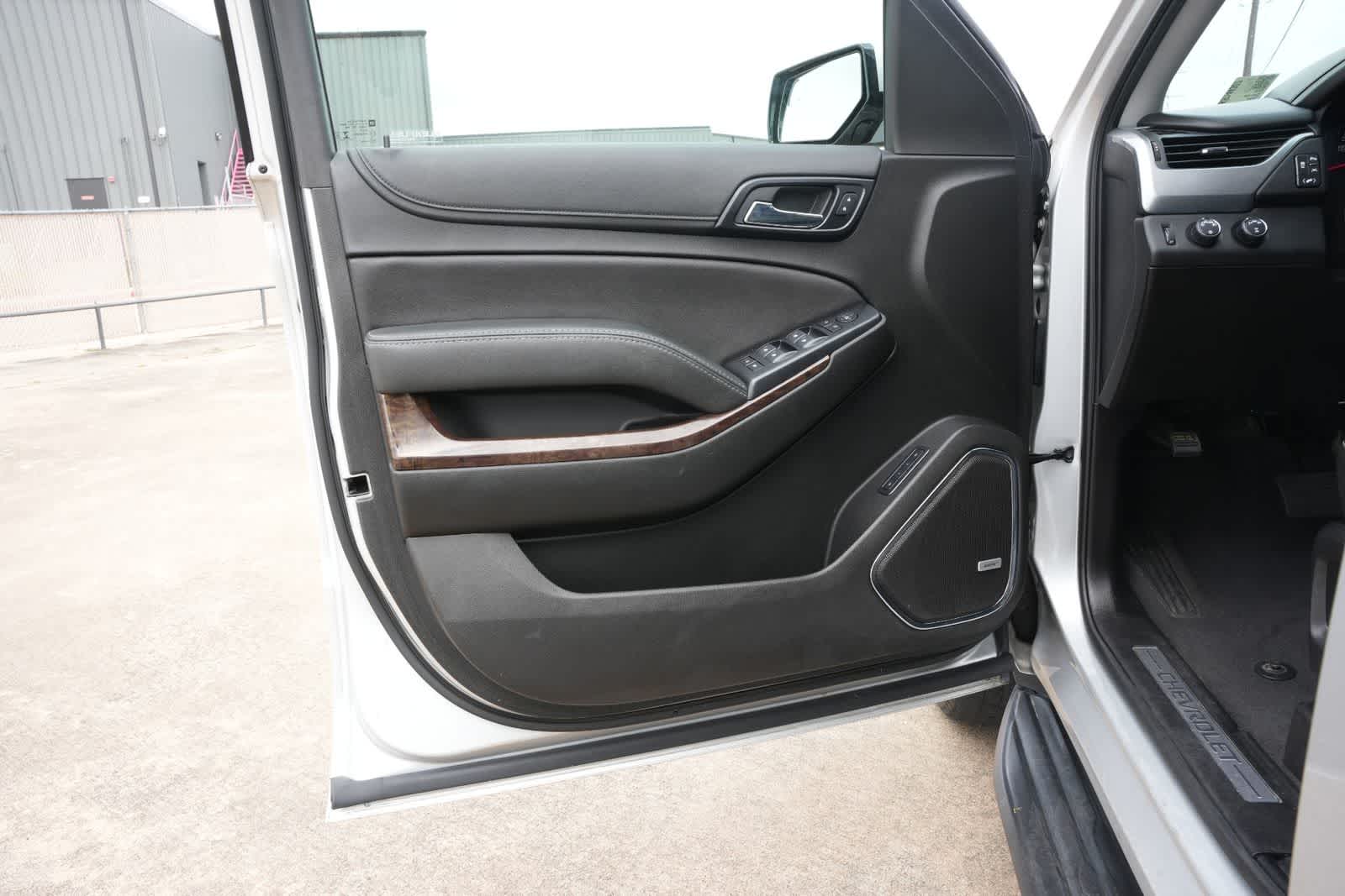 Thumbnail: 2019 Chevrolet Tahoe - 17