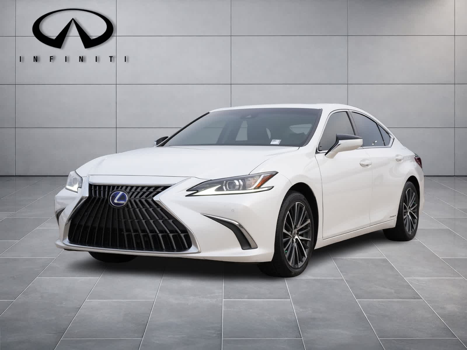 Thumbnail: 2022 Lexus ES - 1