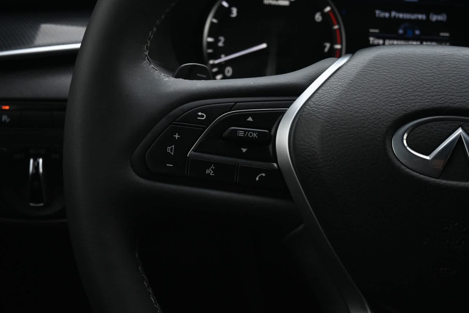 Thumbnail: 2023 INFINITI QX50 - 10