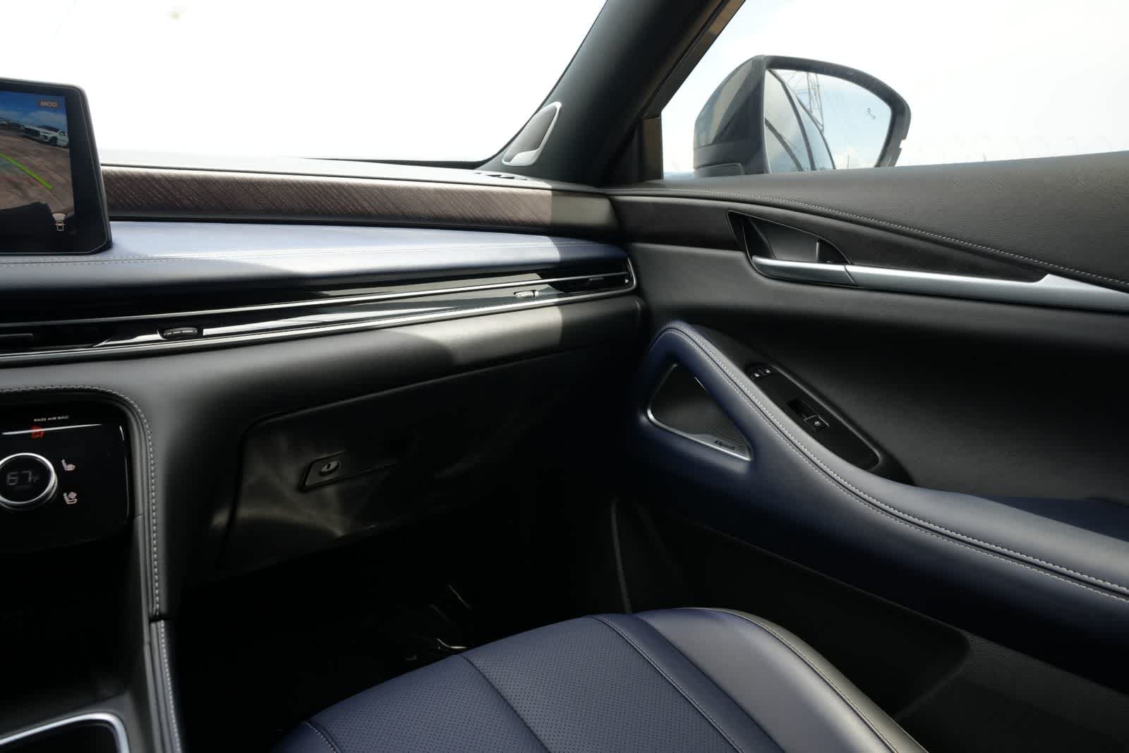 Thumbnail: 2026 INFINITI QX60 - 8