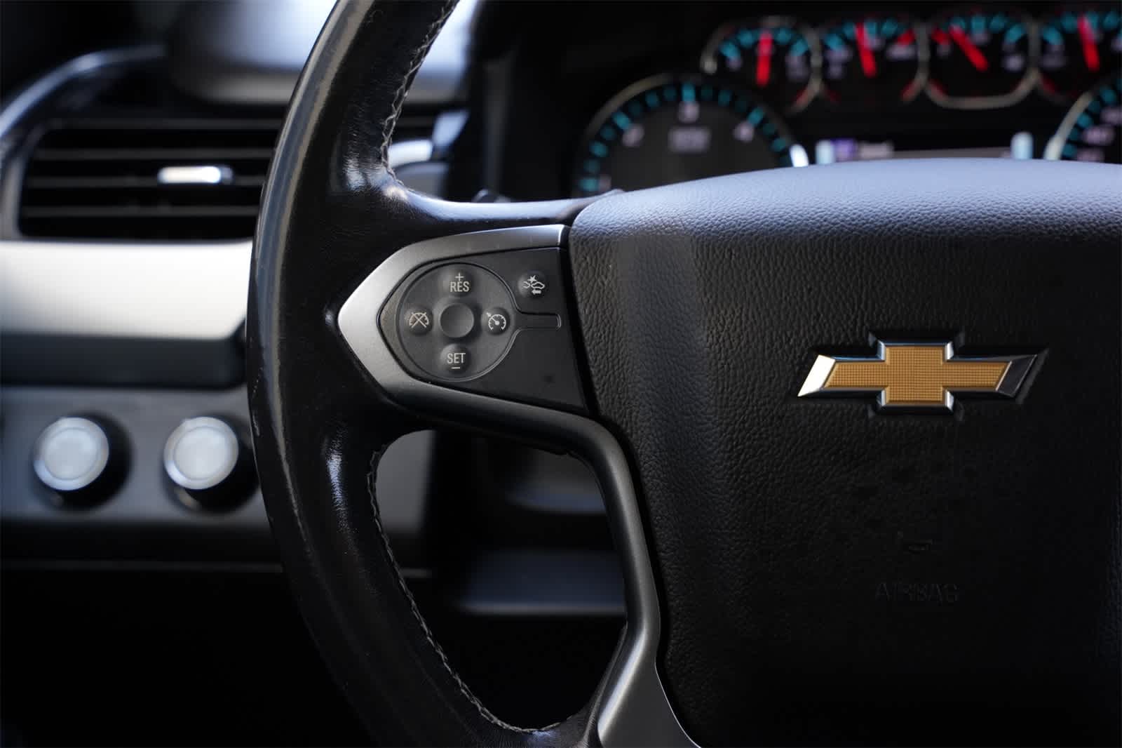 Thumbnail: 2019 Chevrolet Suburban - 10