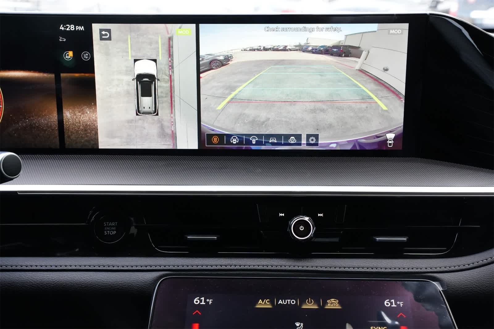 Thumbnail: 2025 INFINITI QX80 - 10