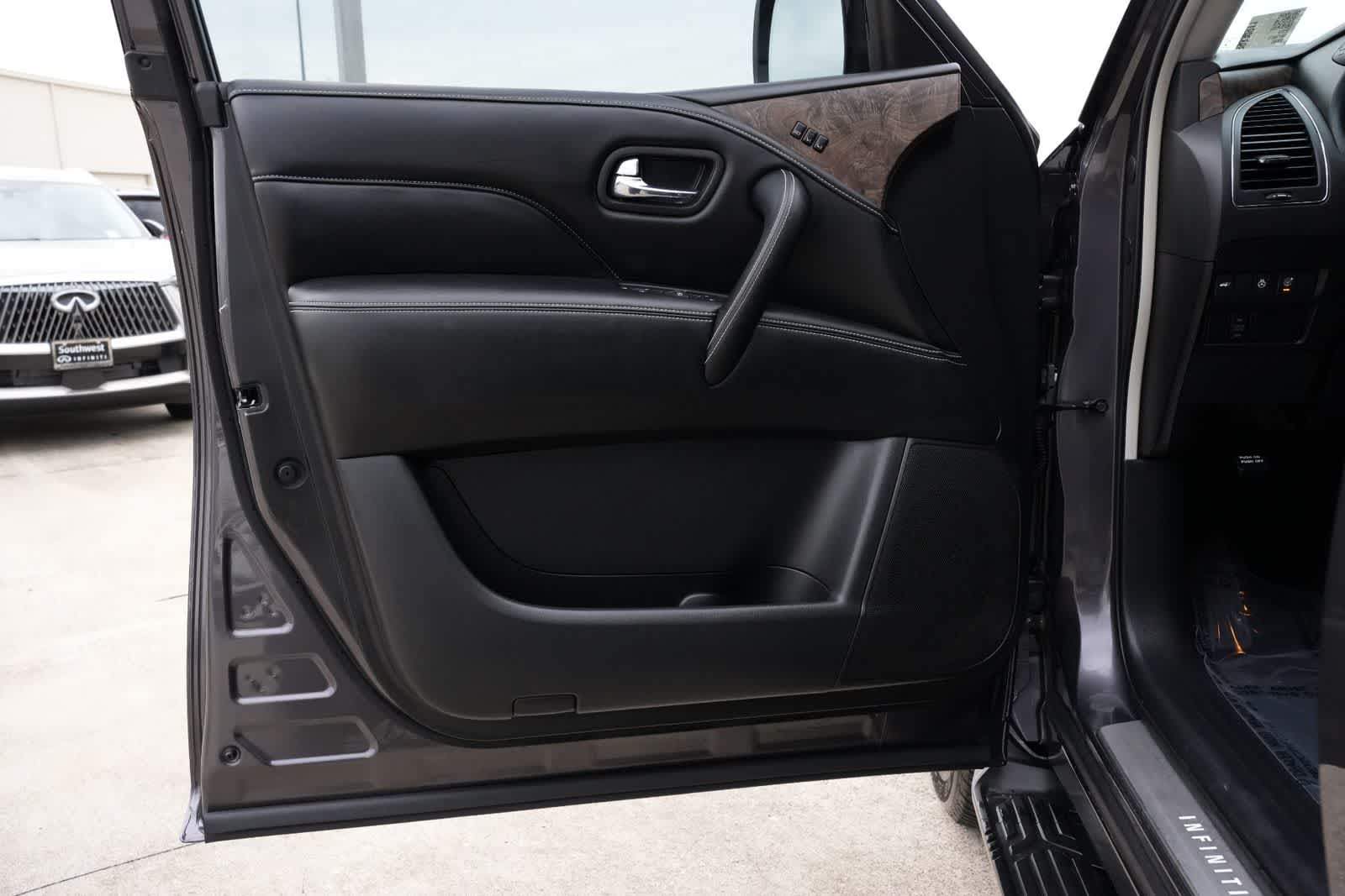 Thumbnail: 2024 INFINITI QX80 - 18